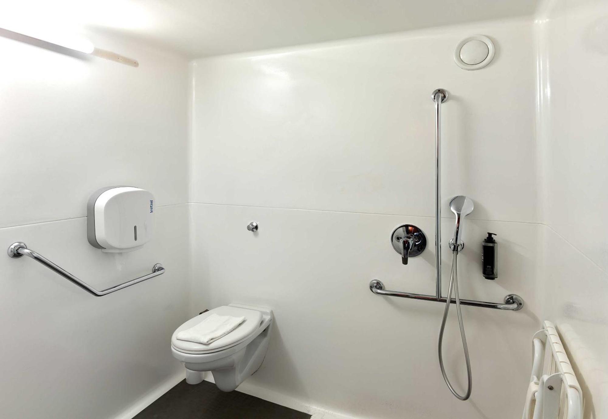 Cergy Hotel 2*