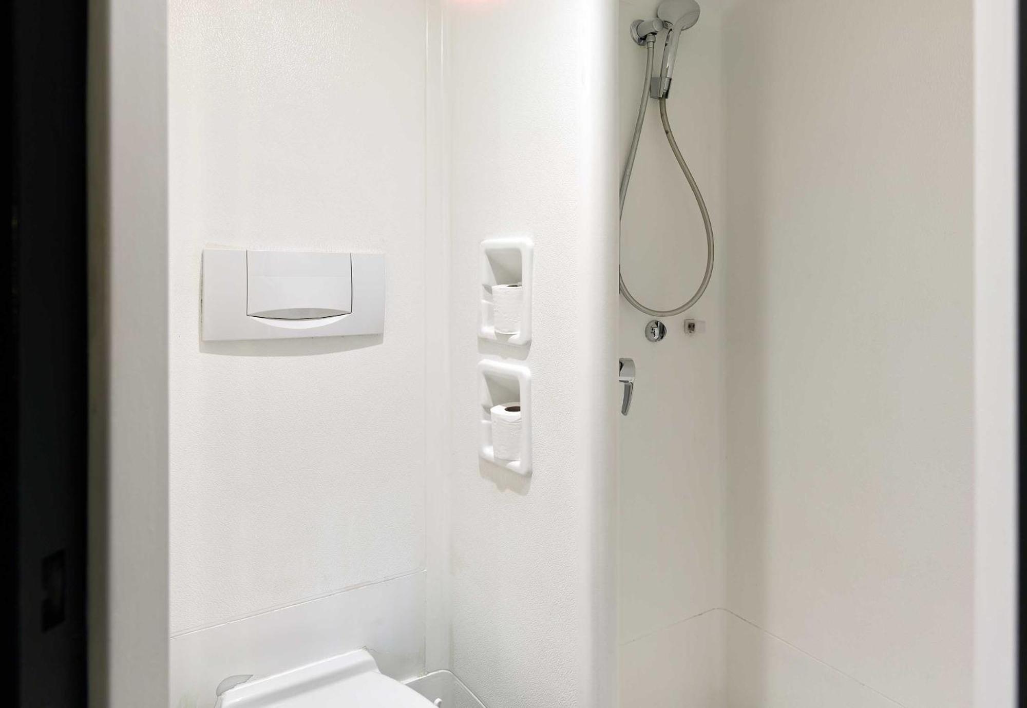 Hotel Cergy 2*